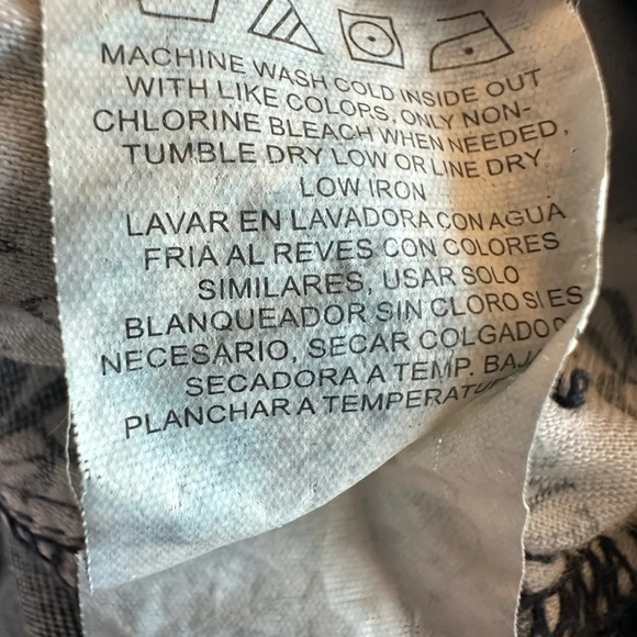 Rock & Republic Berlin Distressed Skinny Jeans Women’s size 4 - Picture 10 of 13